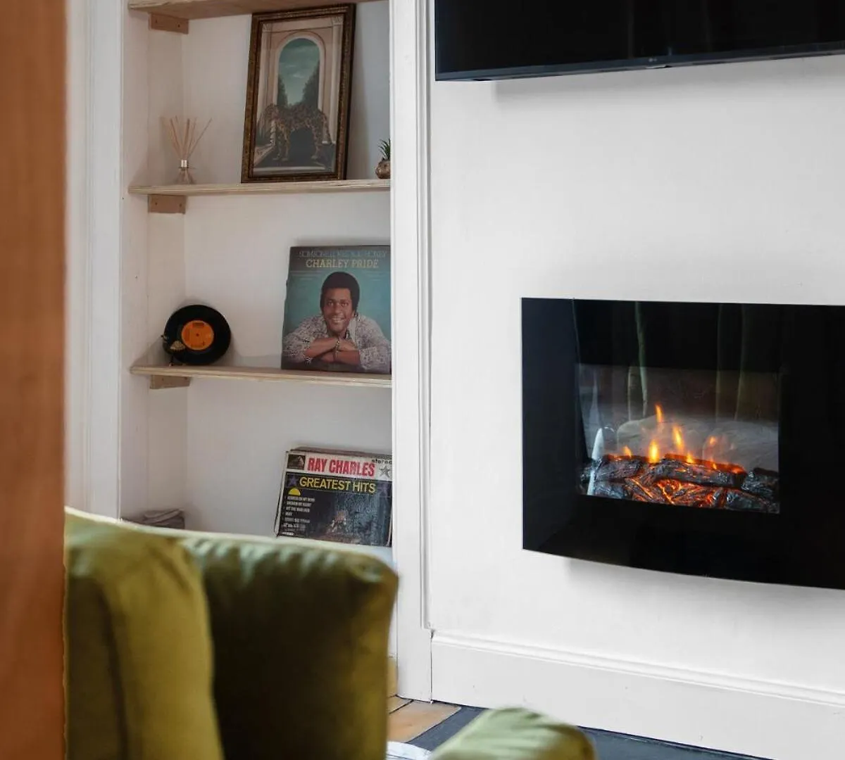 Stylish Studio Near Beach Edinburg 0*,  Storbritannien