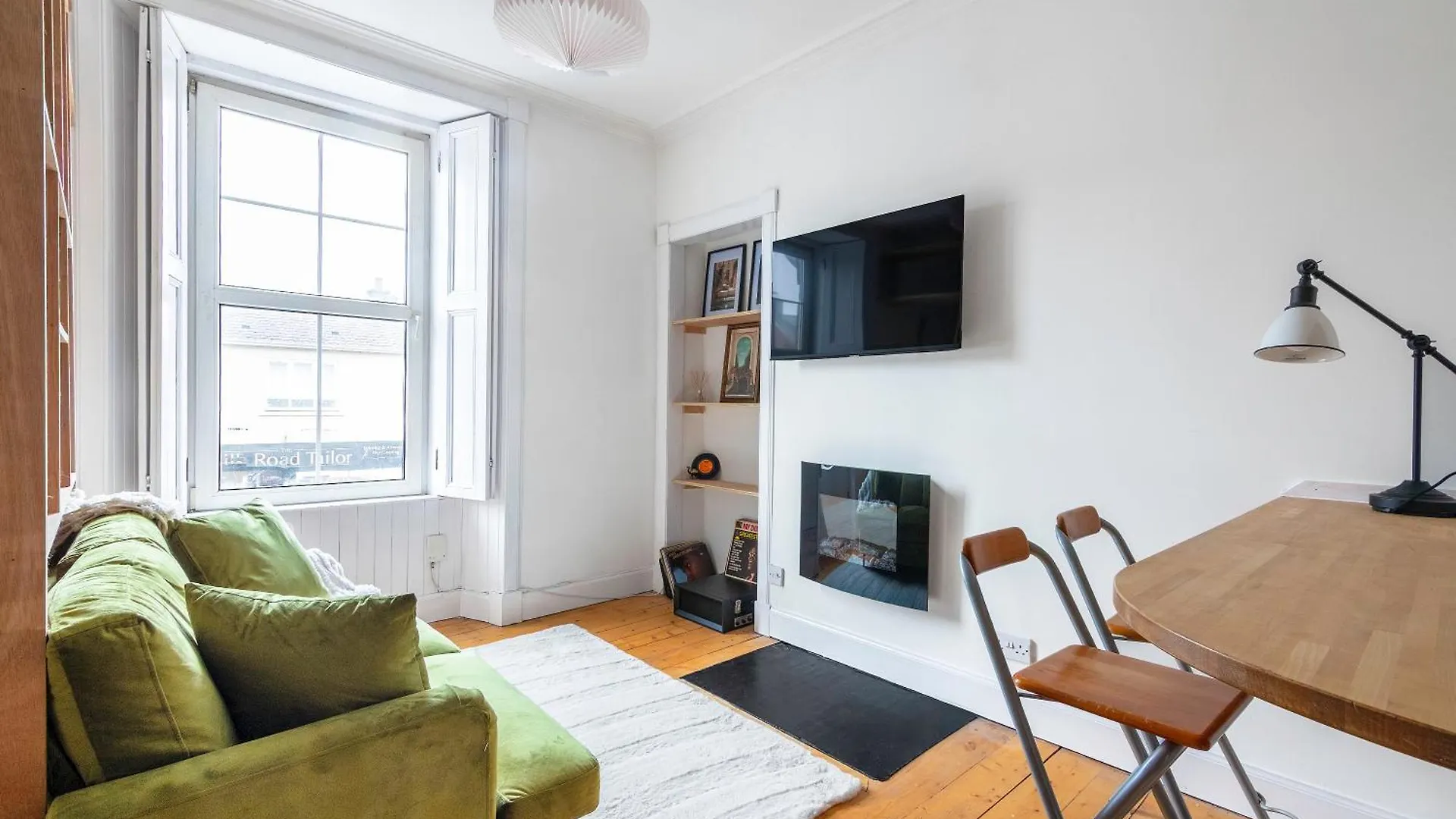 דירה אדינבורו Stylish Studio Near Beach
